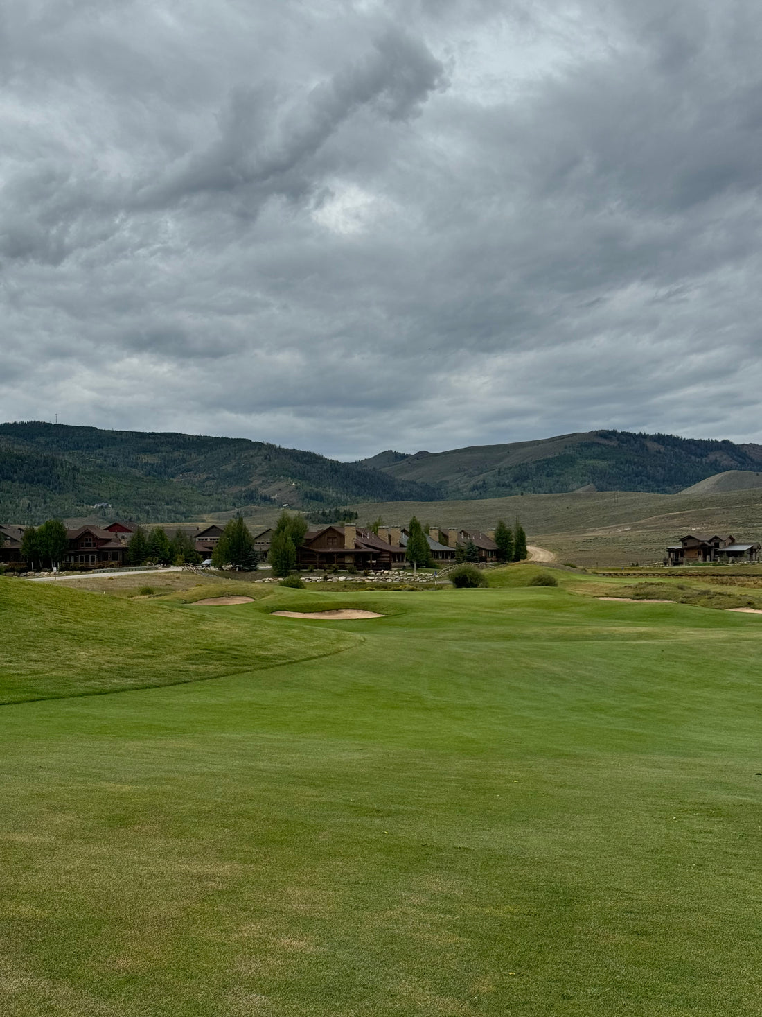 A Perfect Day at Grand Elk Golf Club: Mountain Views & Championship Greens